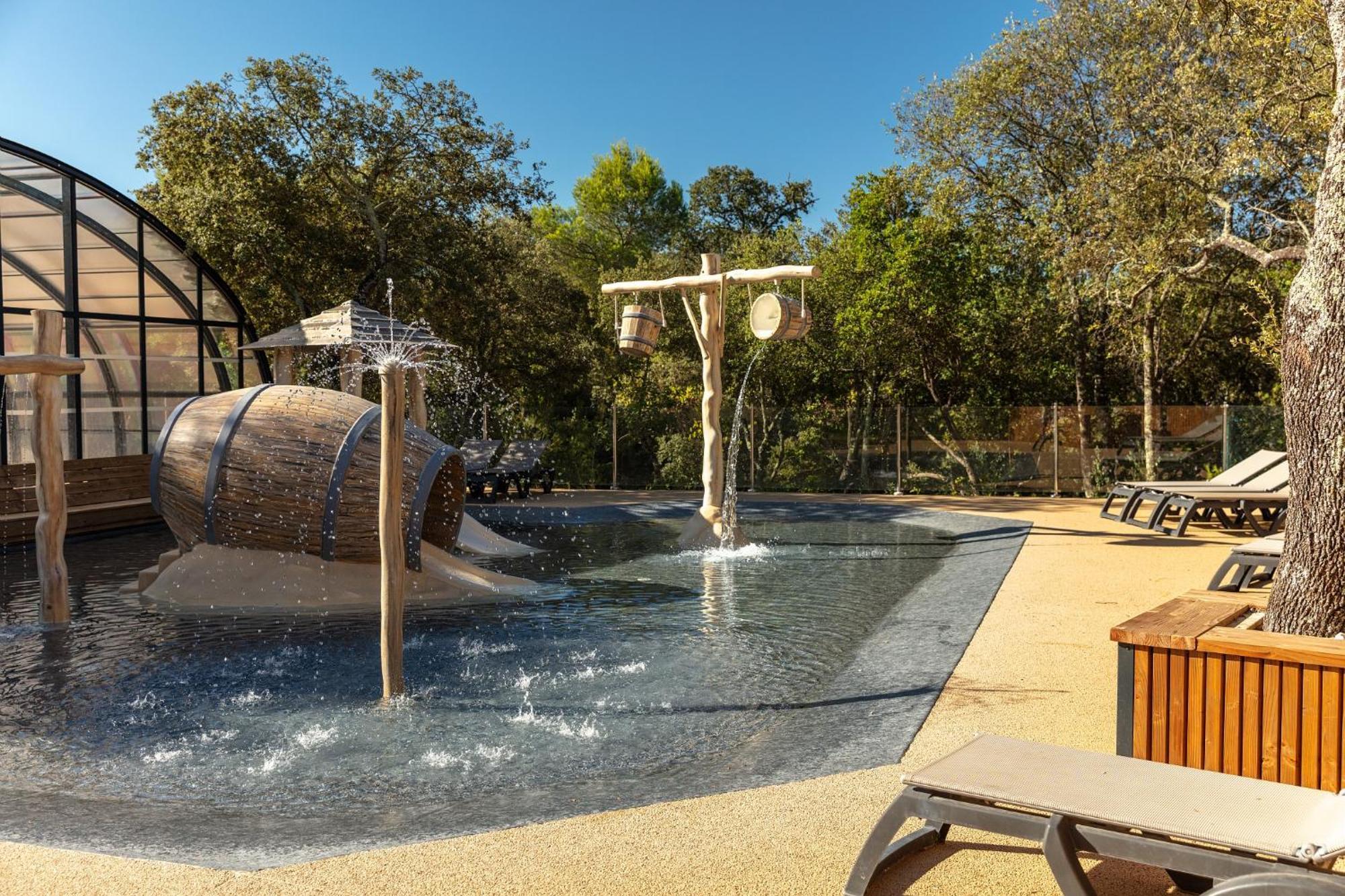 Camping Les Pres Du Roi Sommieres Exterior photo